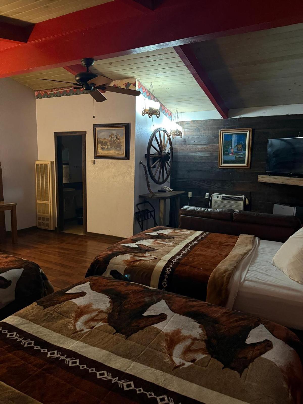 Cinderella Motel โฮลิสเตอร์ ภายนอก รูปภาพ